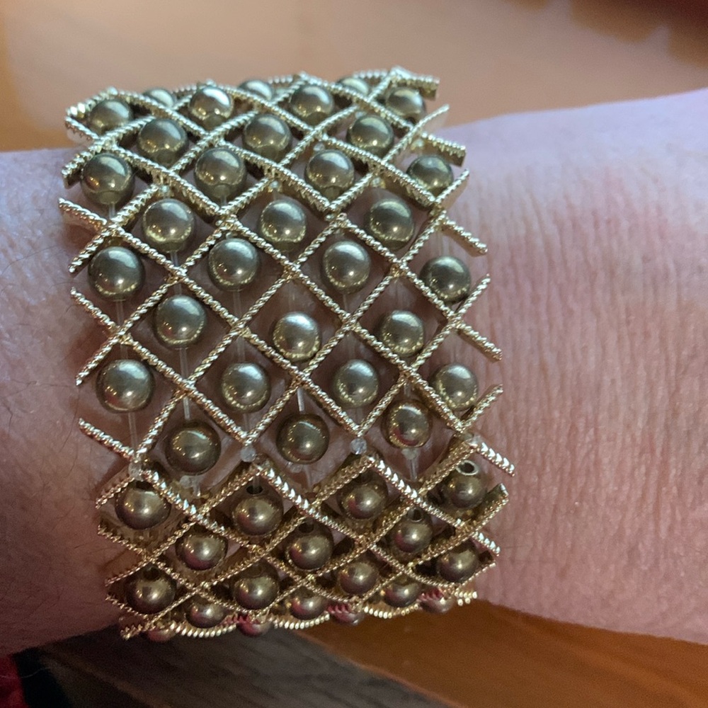 stretch bracelet*